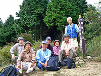 第2グループお多福山で休憩