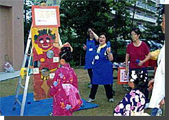 大人も子どももストラックアウトをエンジョイ