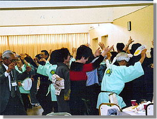 阿波踊りの様子
