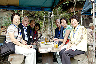 楽しく会食・懇親中!