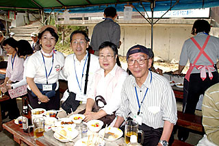 楽しく会食・懇親中!