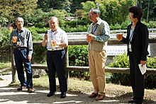 会長の音頭で乾杯!