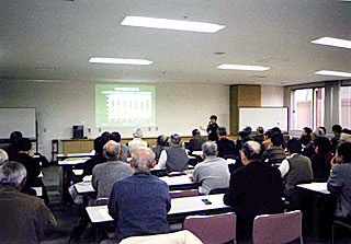 近藤会員が発表
