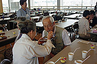 食事介助の実習風景