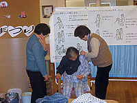 衣服の着脱実習