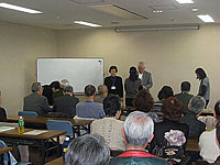 豊島代表より修了証書の授与