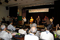 沖縄三味線に合わせて踊りました