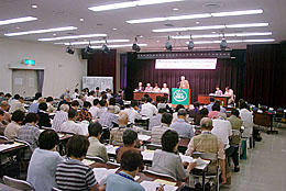 2009年度活動報告の上田代表