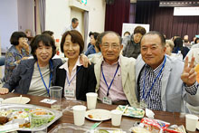 第3部懇親会で歓談の皆さん