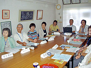 最近の活動状況など熱心に聞く皆さん